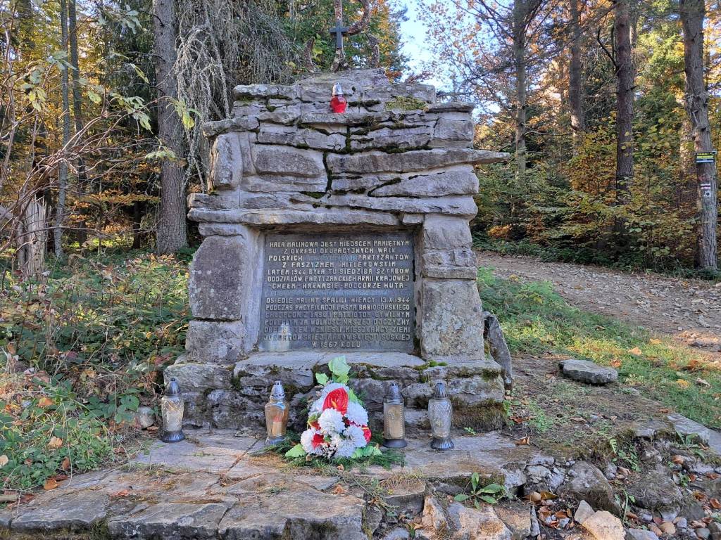 Przełęcz-Malinowe-obelisk