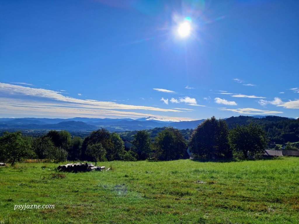 widok z Lipowej - Ostre na Babią Górę