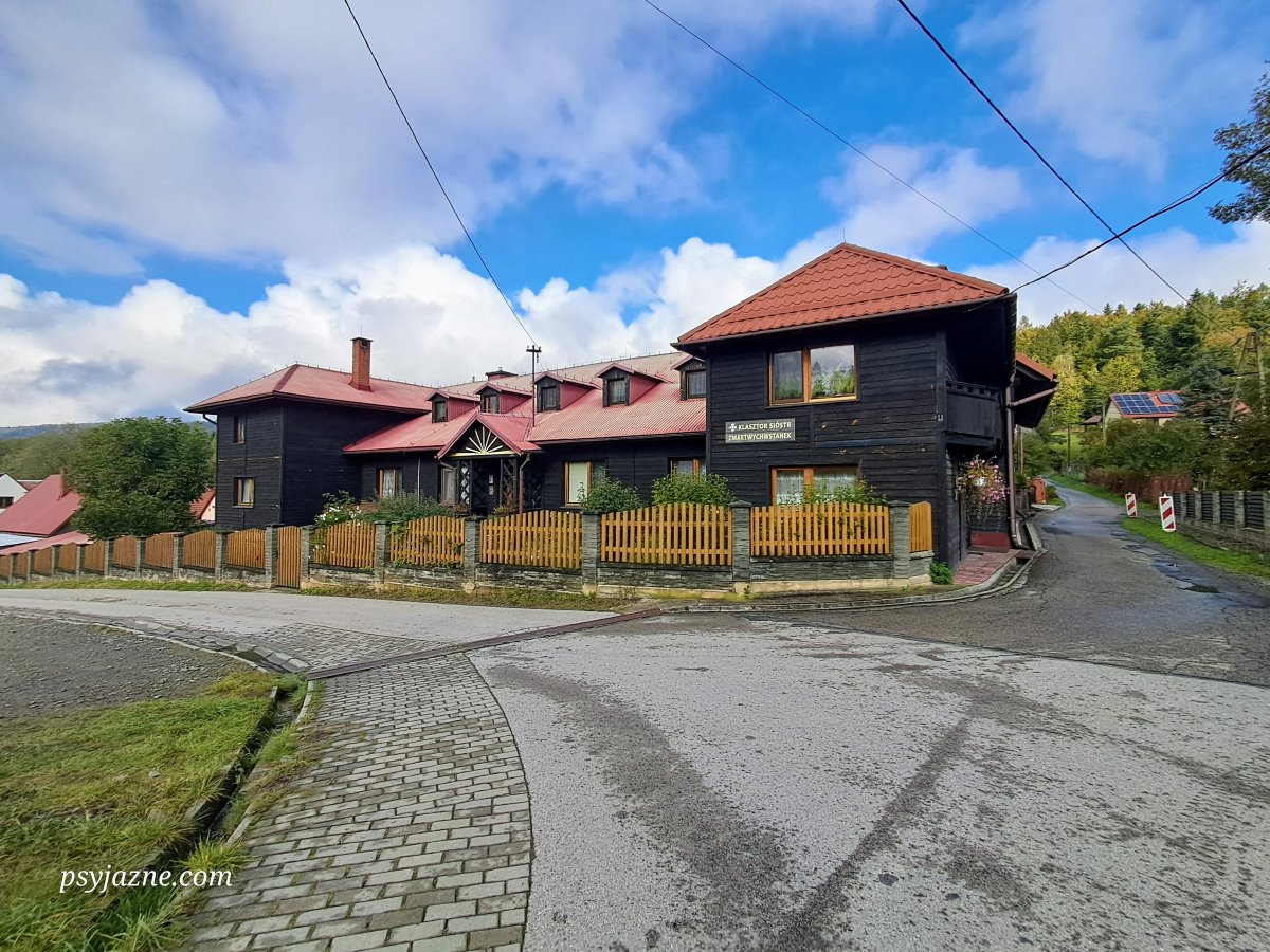 Klasztor Sióstr Zmartwychwstanek w Stryszawie-Siwcówce